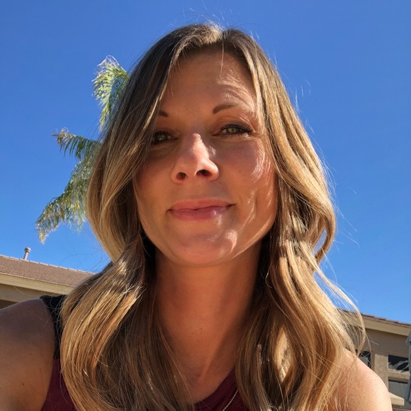 Meet your Posher, Jenn - Picture 1 of 1